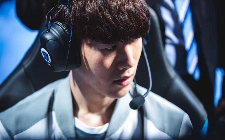 Invictus Gaming 拆解 FunPlus Phoenix - LPL 2025年第一分裂比赛日结果